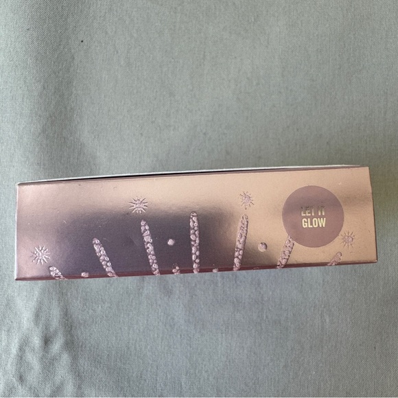 MAC Cosmetics Extra Dimension Skin Finish Highlighter - Picture 9 of 9